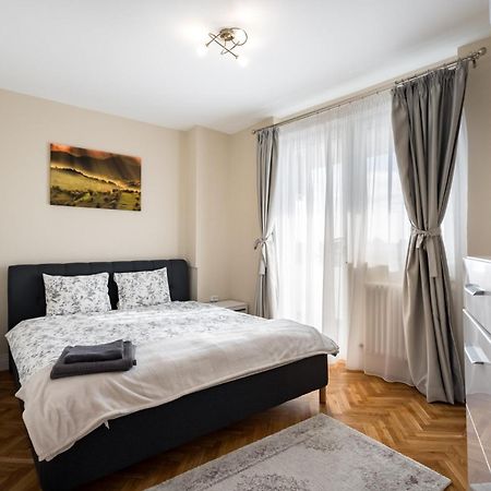 City View Apartment With Private Balcony ブカレスト エクステリア 写真