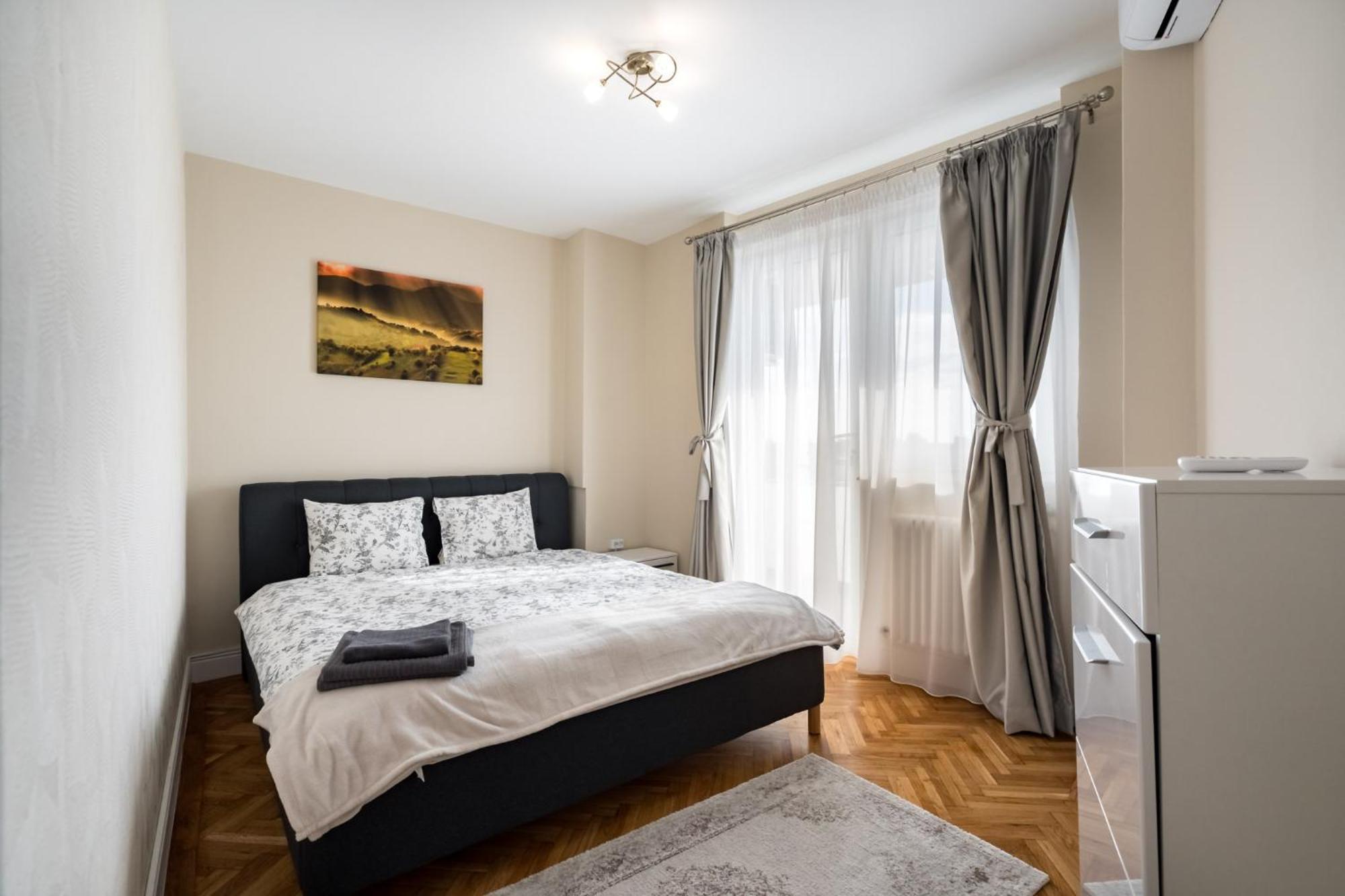 City View Apartment With Private Balcony ブカレスト エクステリア 写真