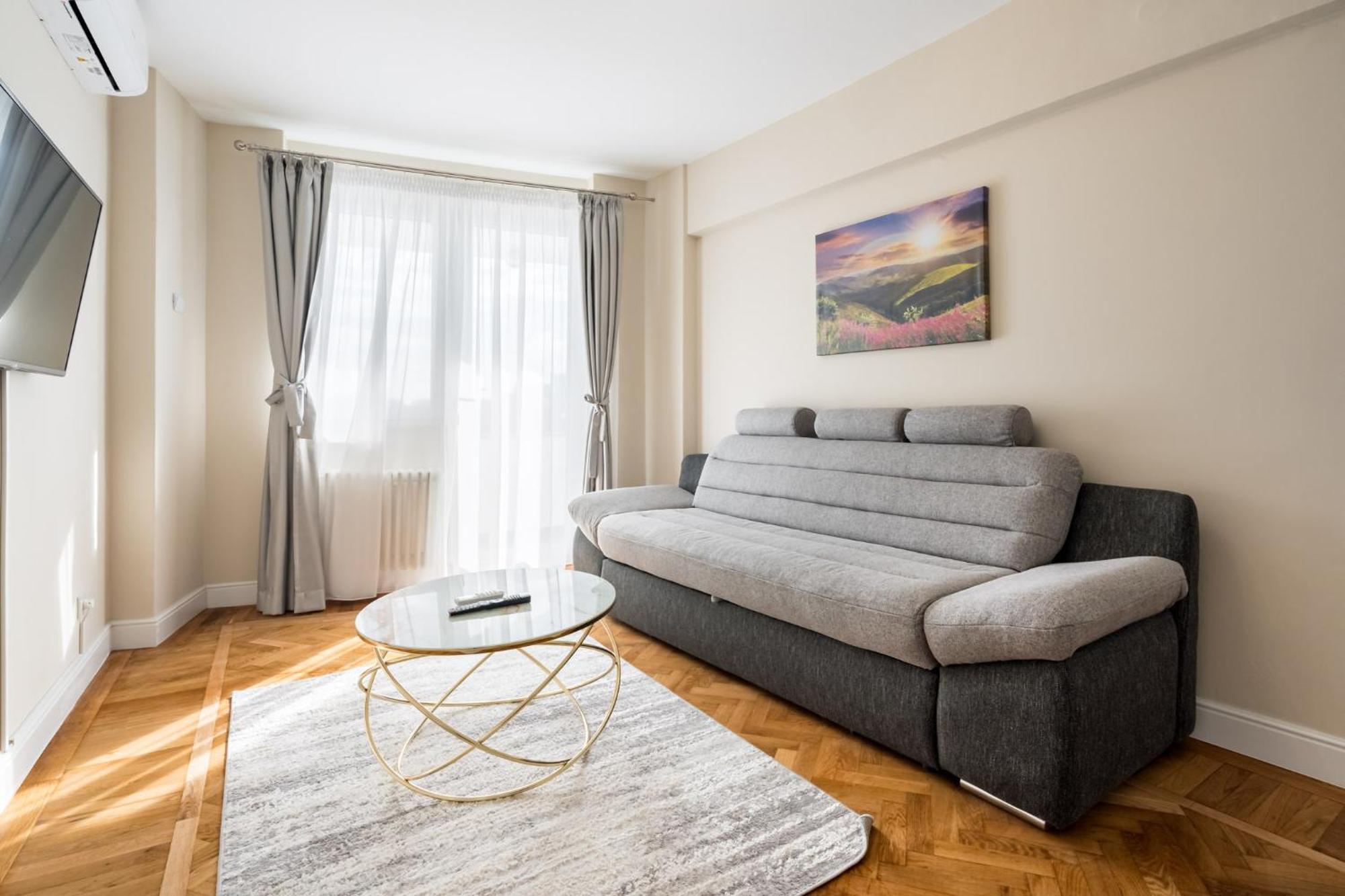 City View Apartment With Private Balcony ブカレスト エクステリア 写真