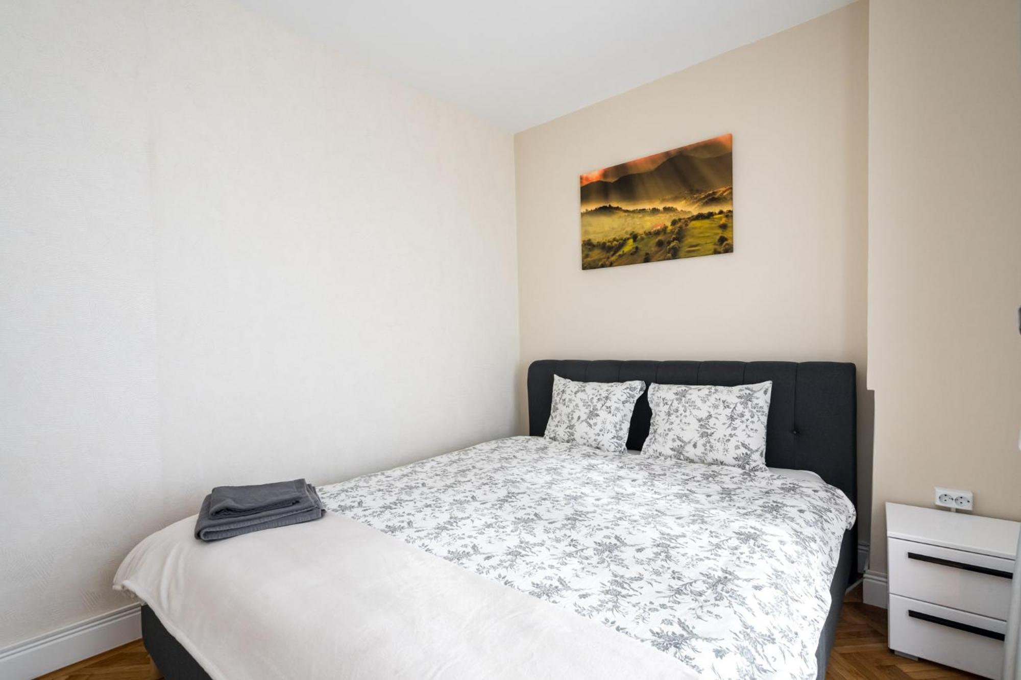 City View Apartment With Private Balcony ブカレスト エクステリア 写真