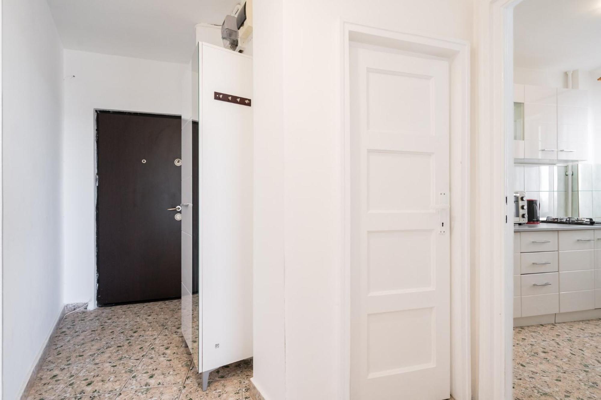 City View Apartment With Private Balcony ブカレスト エクステリア 写真