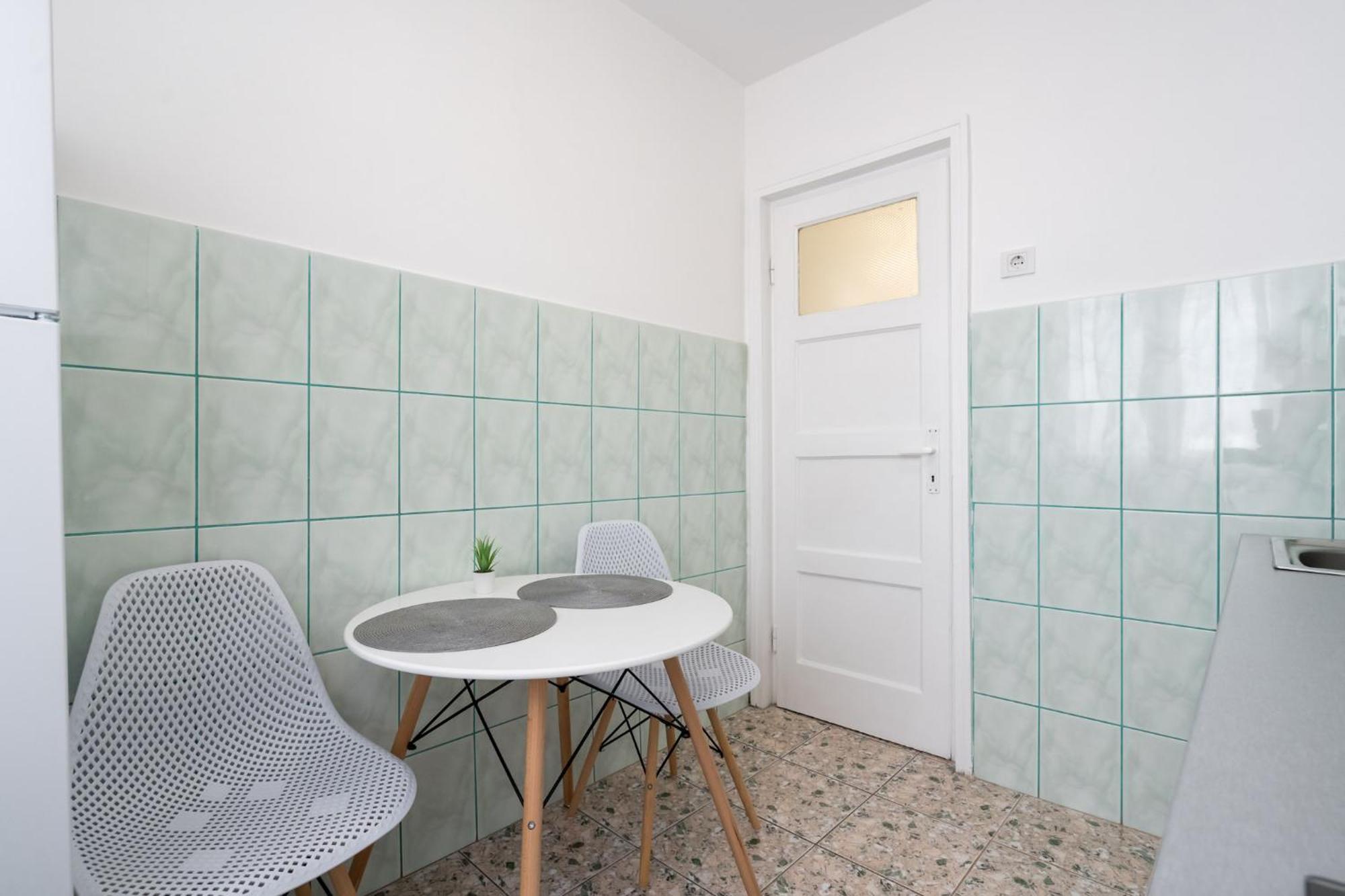 City View Apartment With Private Balcony ブカレスト エクステリア 写真