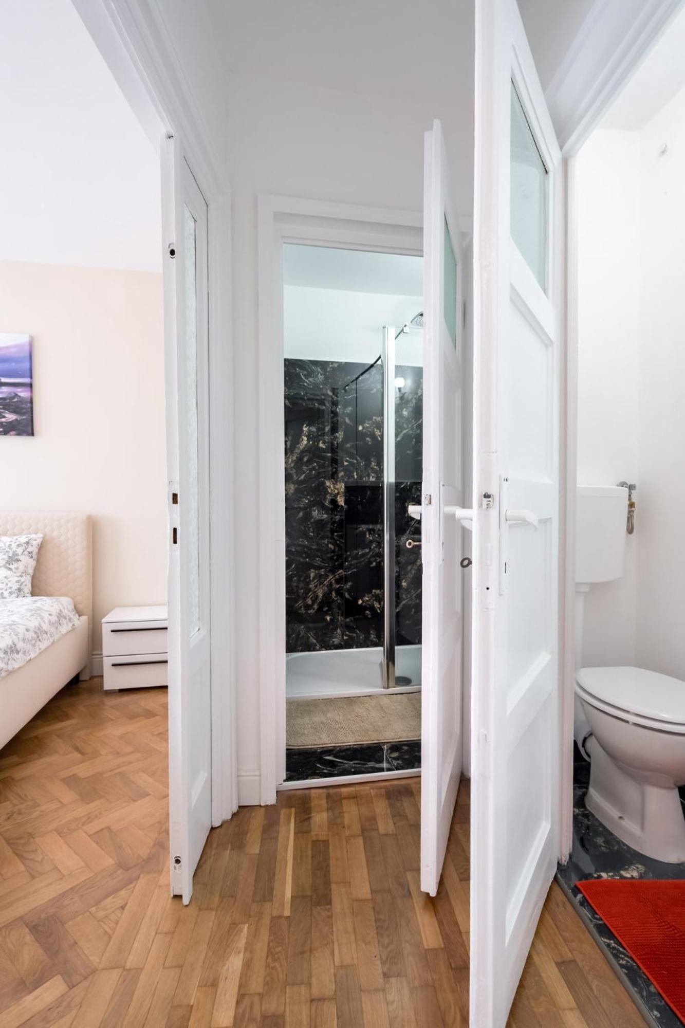 City View Apartment With Private Balcony ブカレスト エクステリア 写真