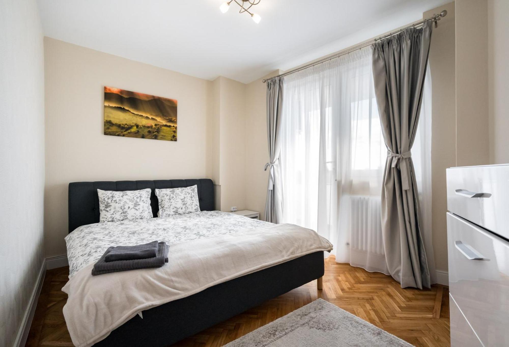 City View Apartment With Private Balcony ブカレスト エクステリア 写真