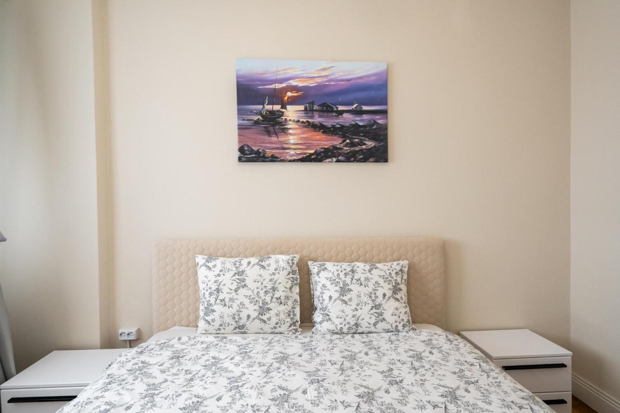 City View Apartment With Private Balcony ブカレスト エクステリア 写真