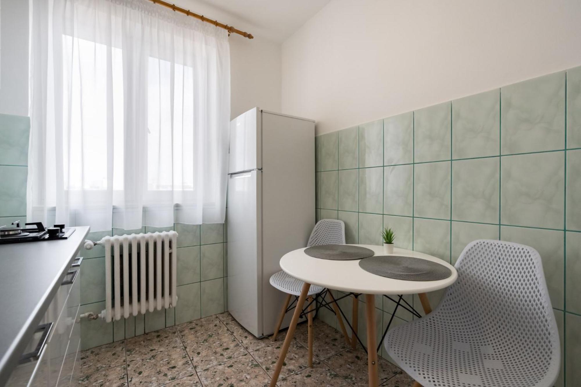 City View Apartment With Private Balcony ブカレスト エクステリア 写真